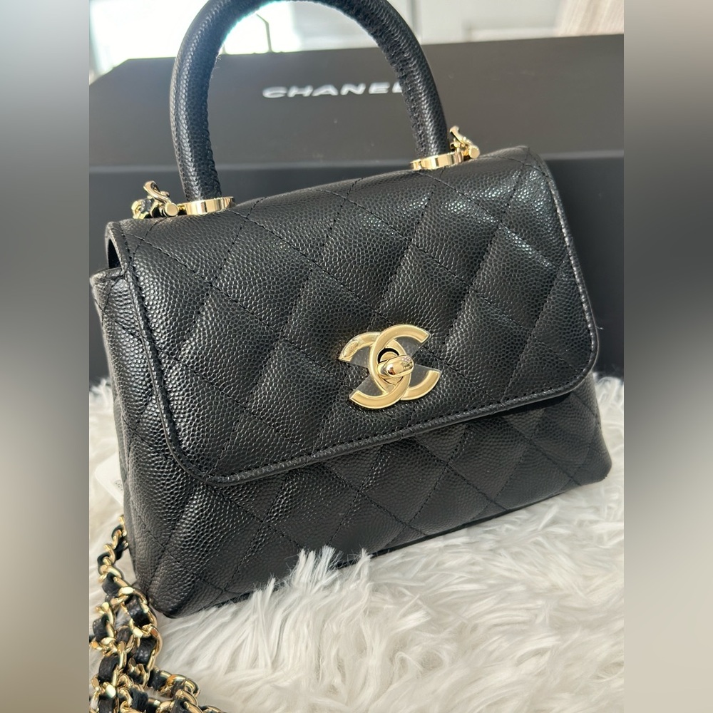 ❌ SOLD ❌ CHANEL Coco Handle Clutch on Chain Black Caviar - Picture 3 of 7